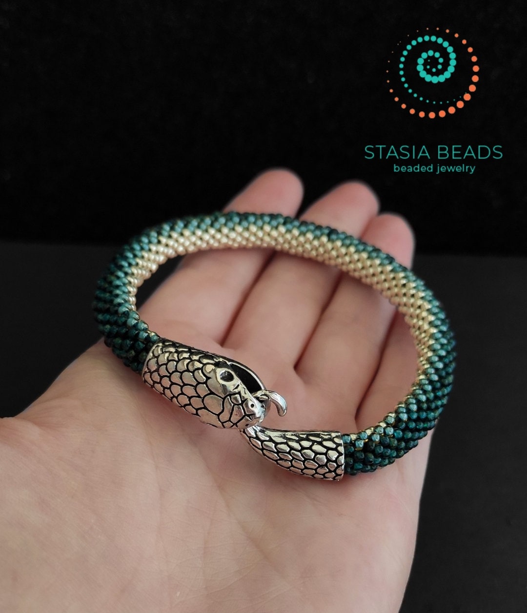 Green snake bracelet, Beaded serpent bracelet - silver-plated snake clasp