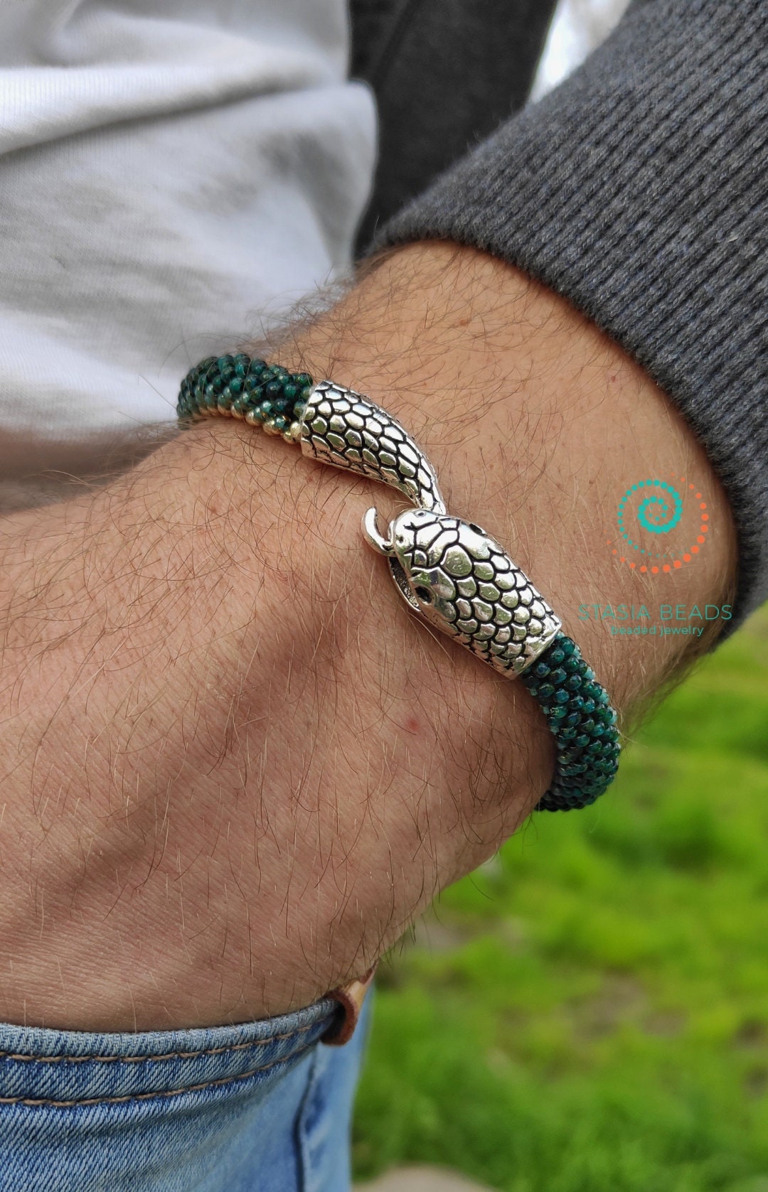 Green snake bracelet, Beaded serpent bracelet - silver-plated snake clasp